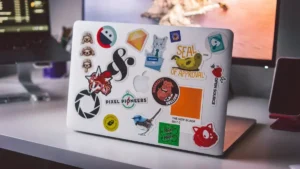 how to put stickers on laptop