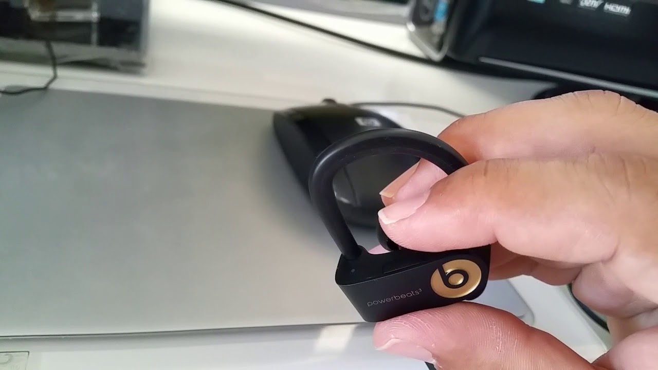 how to connect powerbeats to laptop